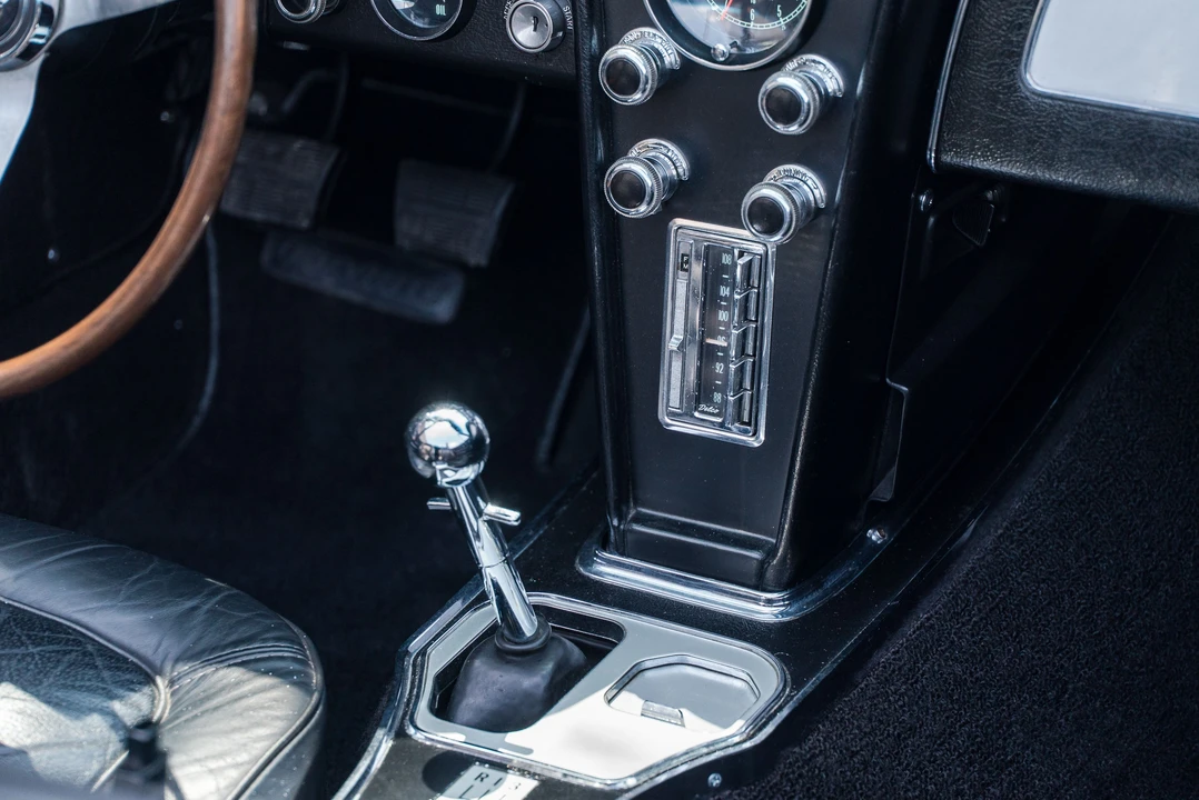 1967 Chevrolet Corvette C2 - Image 15 of 31