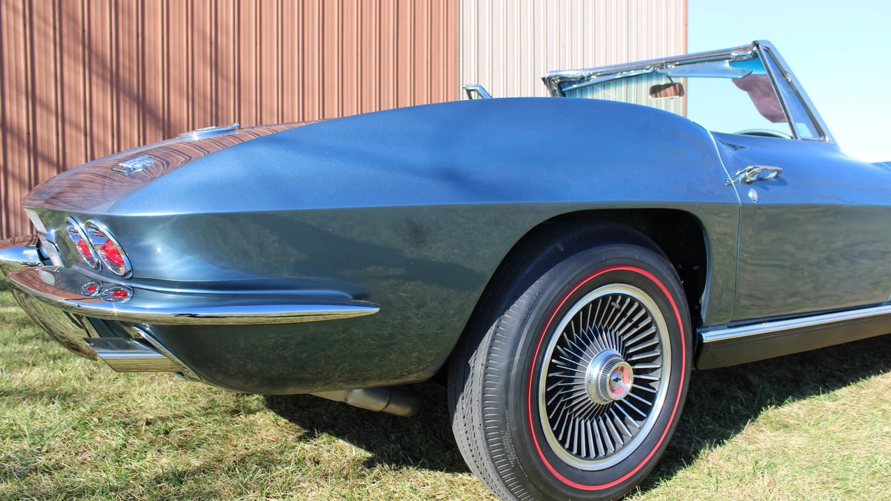 1967 Chevrolet Corvette C2 - Image 18 of 23