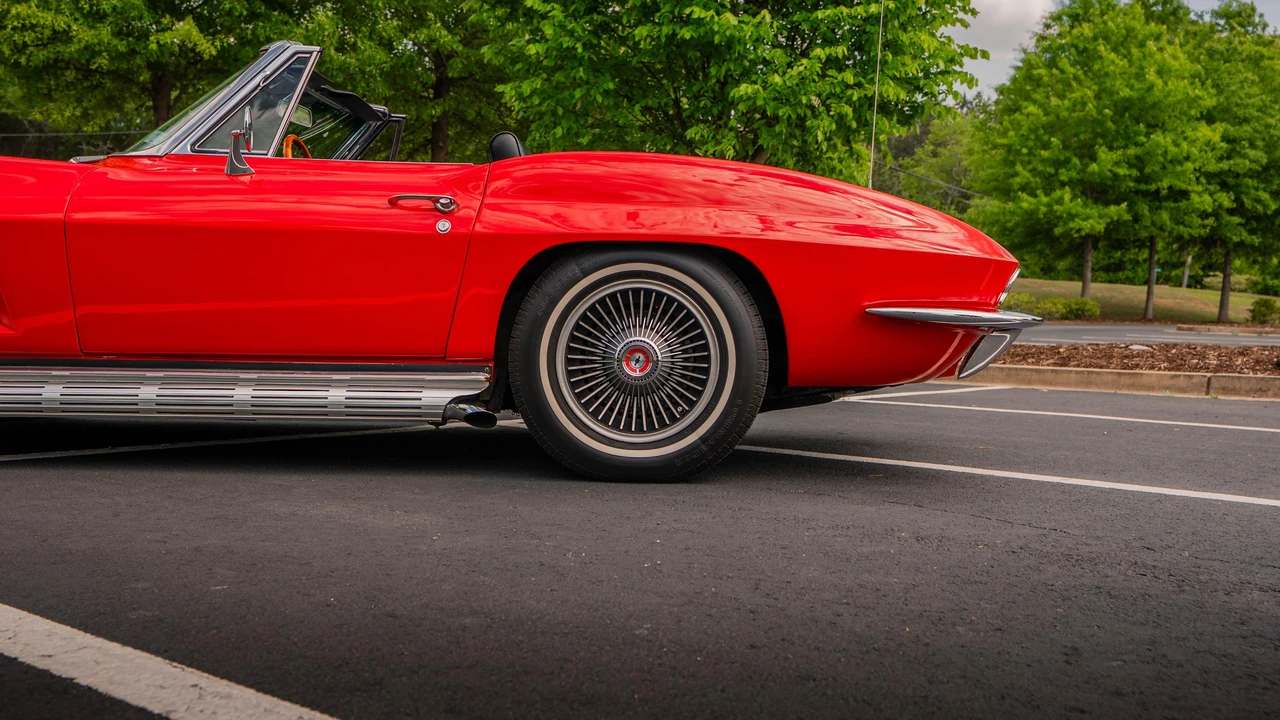 1967 Chevrolet Corvette C2 - Image 28 of 31