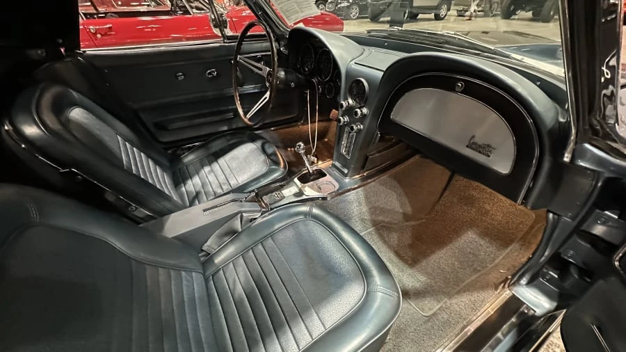 1967 Chevrolet Corvette C2 - Image 13 of 17
