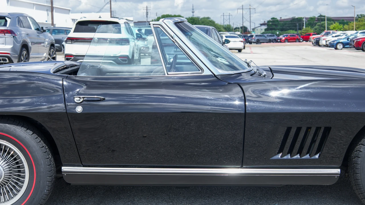 1967 Chevrolet Corvette C2 - Image 21 of 31