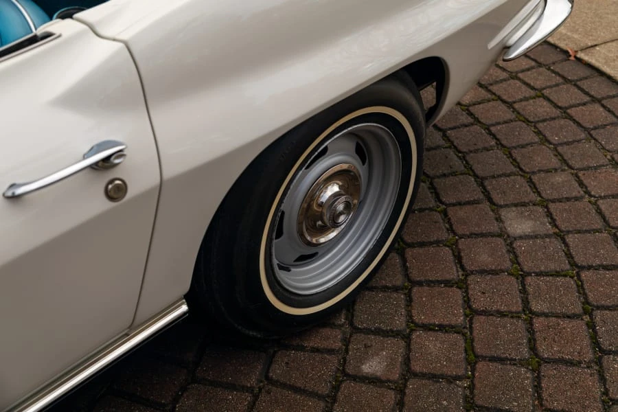 1967 Chevrolet Corvette C2 - Image 19 of 31