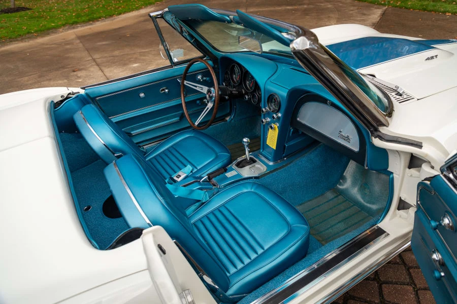 1967 Chevrolet Corvette C2 - Image 24 of 31
