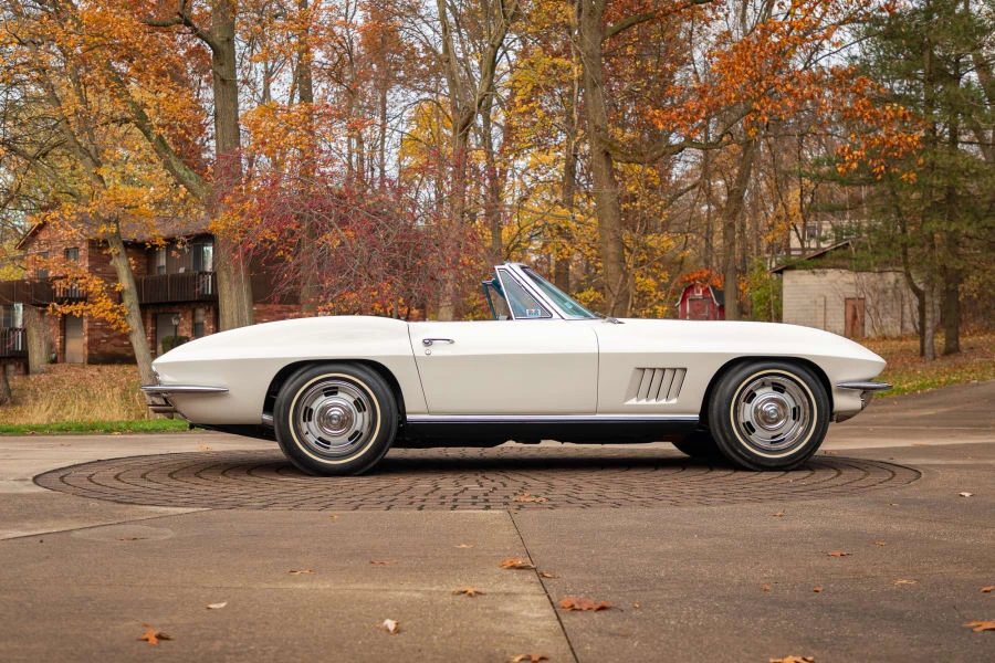 1967 Chevrolet Corvette C2 - Image 2 of 31