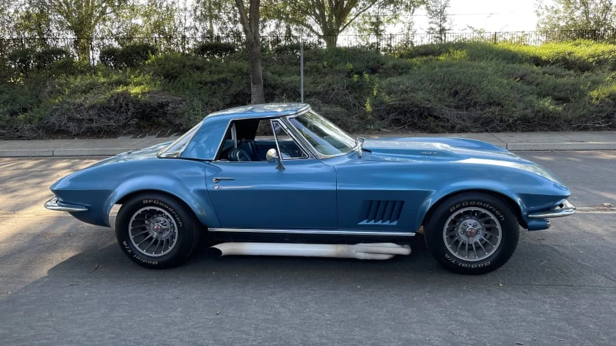 1967 Chevrolet Corvette C2 - Image 2 of 15
