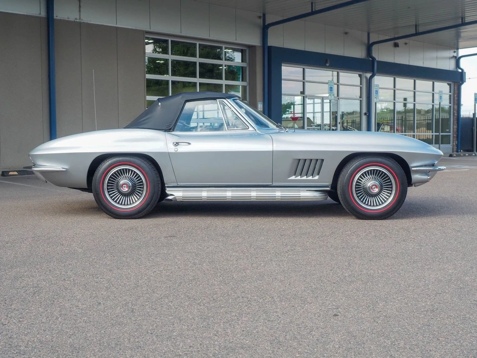 1967 Chevrolet Corvette C2 - Image 14 of 31