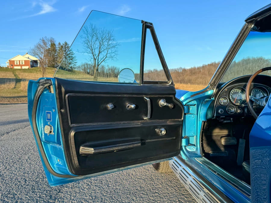 1967 Chevrolet Corvette C2 - Image 26 of 31