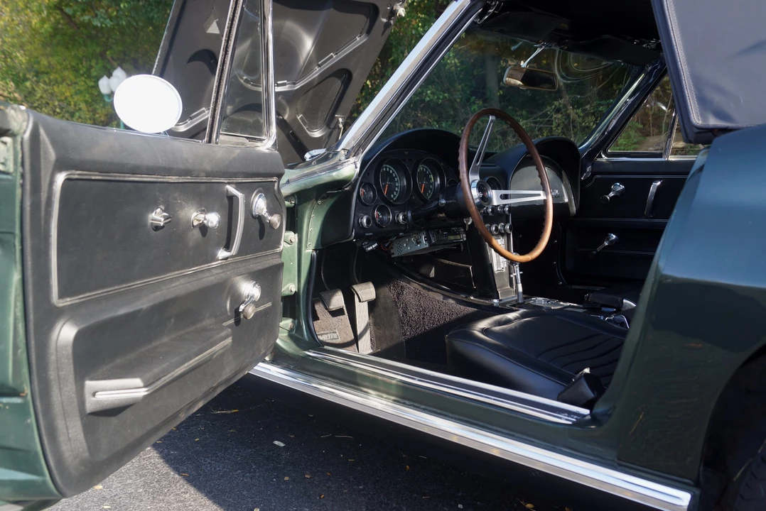 1967 Chevrolet Corvette C2 - Image 19 of 31
