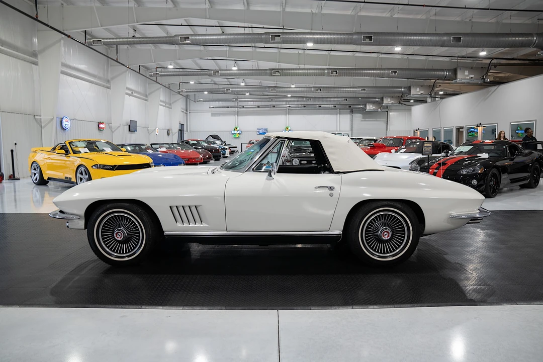 1967 Chevrolet Corvette C2 - Image 16 of 31