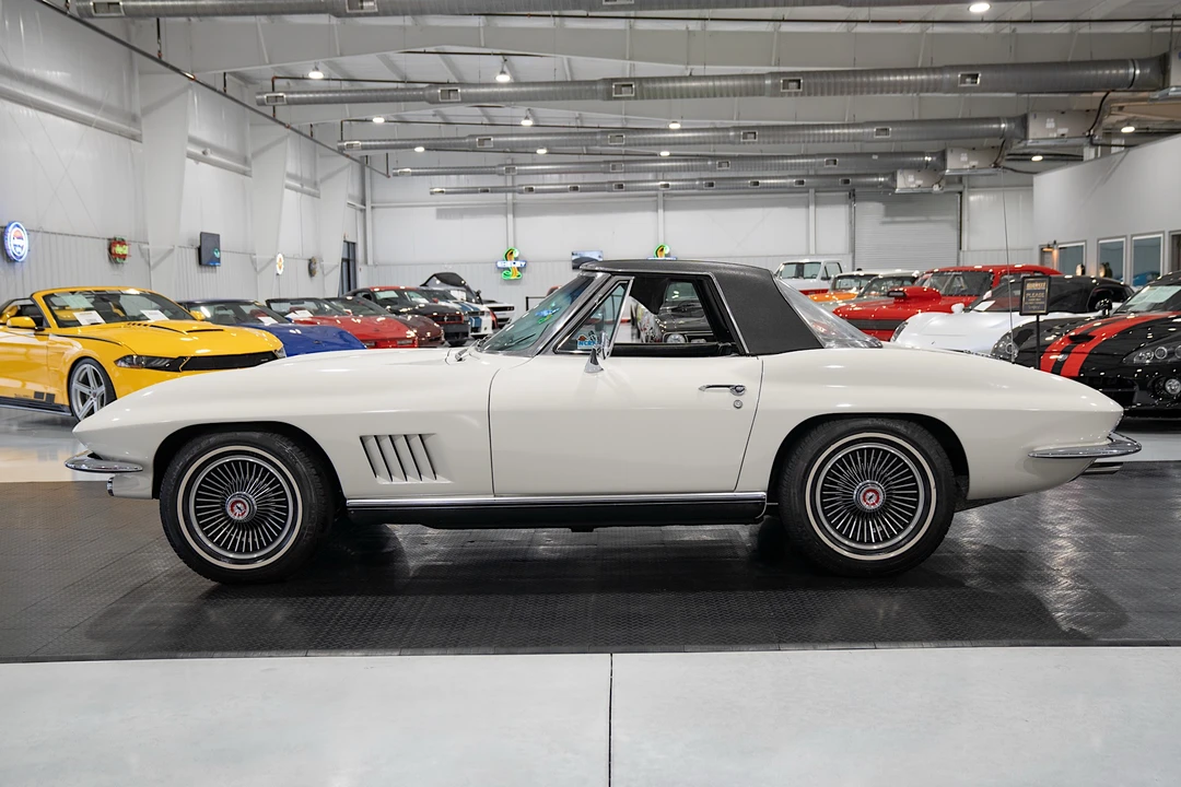 1967 Chevrolet Corvette C2 - Image 18 of 31