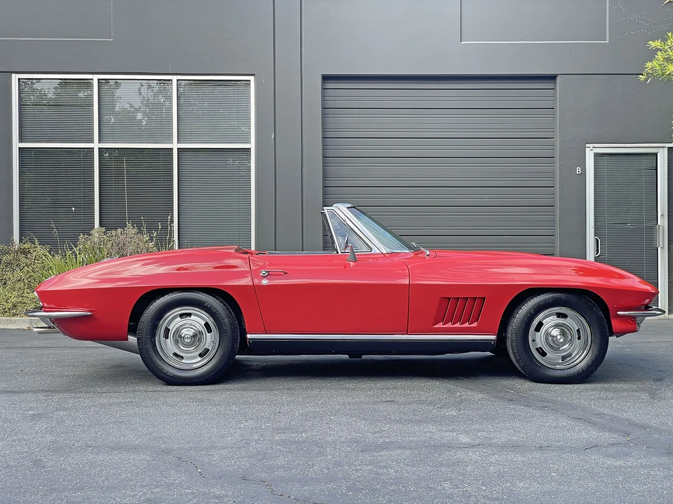 1967 Chevrolet Corvette C2 - Image 19 of 31