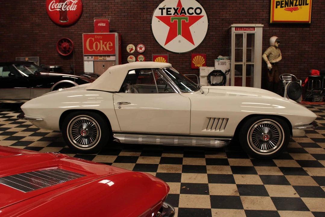 1967 Chevrolet Corvette C2 - Image 22 of 31