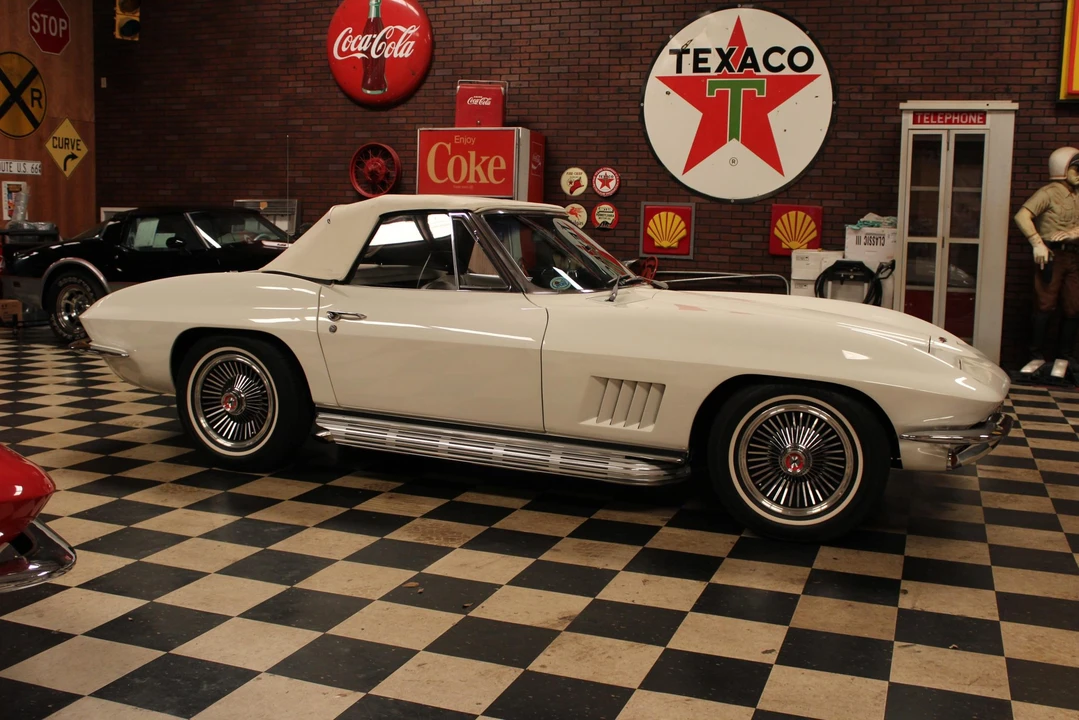 1967 Chevrolet Corvette C2 - Image 20 of 31