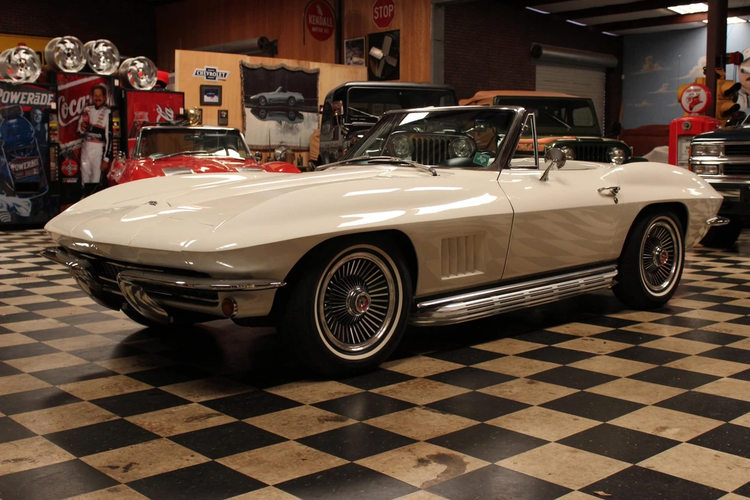 1967 Chevrolet Corvette C2 - Image 16 of 31