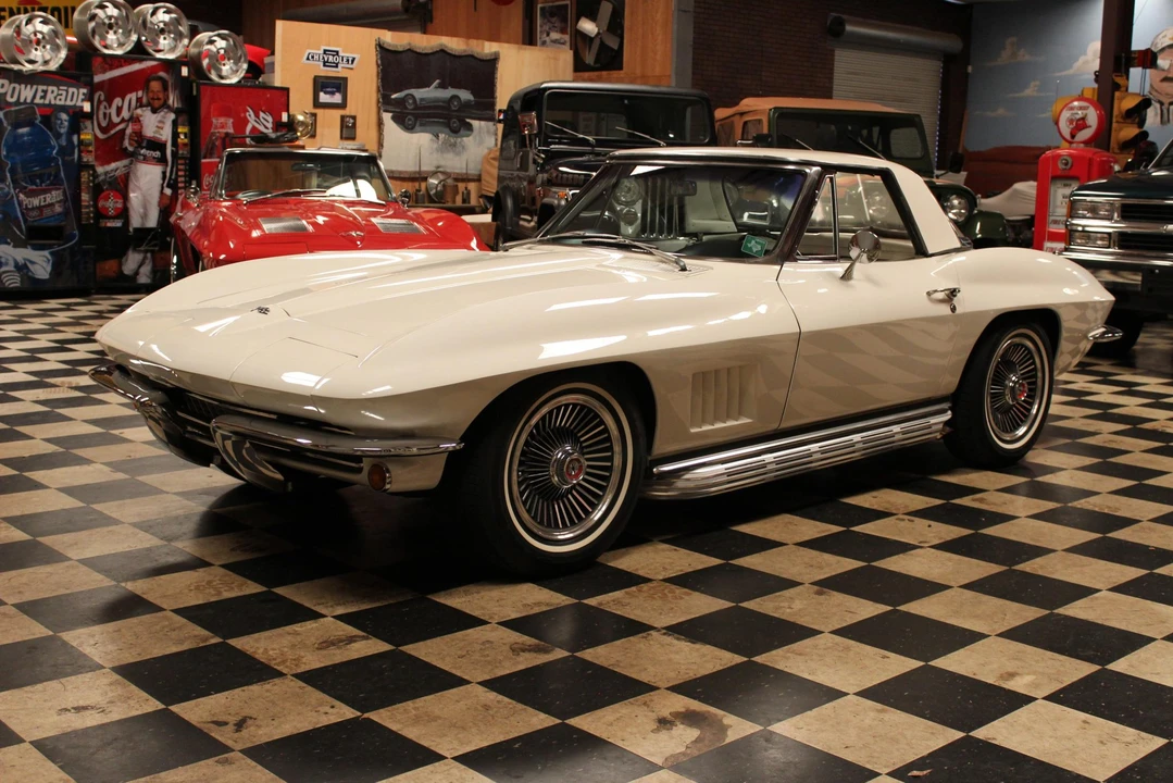 1967 Chevrolet Corvette C2 - Image 28 of 31