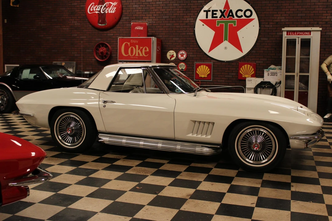1967 Chevrolet Corvette C2 - Image 21 of 31