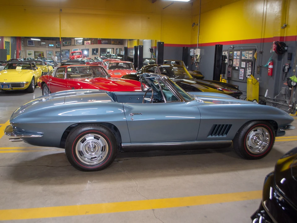 1967 Chevrolet Corvette C2 - Image 21 of 31