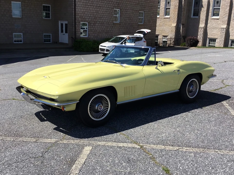 1967 Chevrolet Corvette C2 - Image 16 of 31