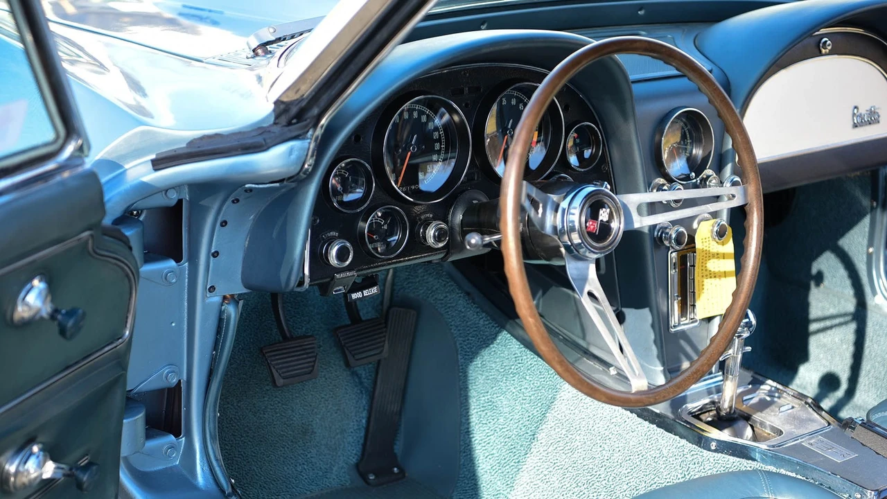 1967 Chevrolet Corvette C2 427 - Image 19 of 23