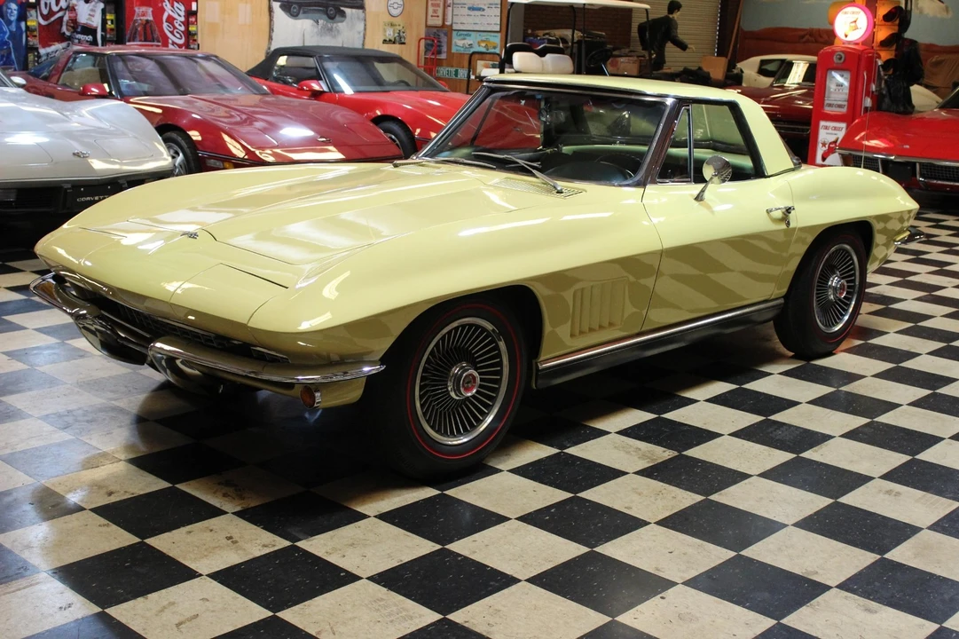 1967 Chevrolet Corvette C2 - Image 17 of 31