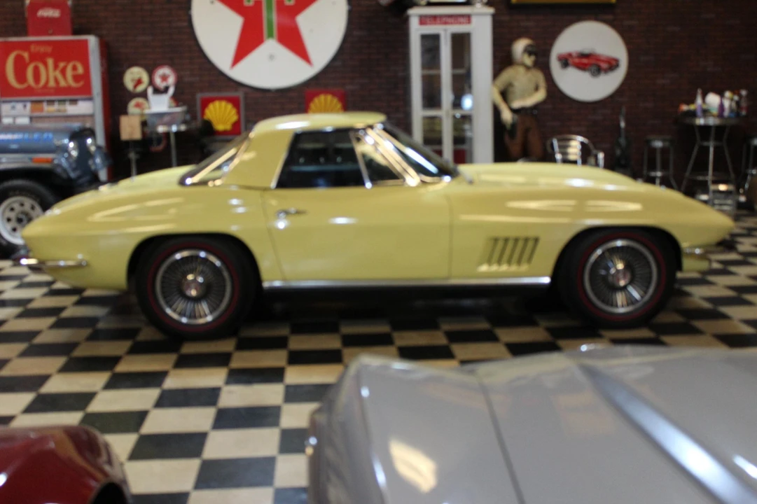 1967 Chevrolet Corvette C2 - Image 21 of 31