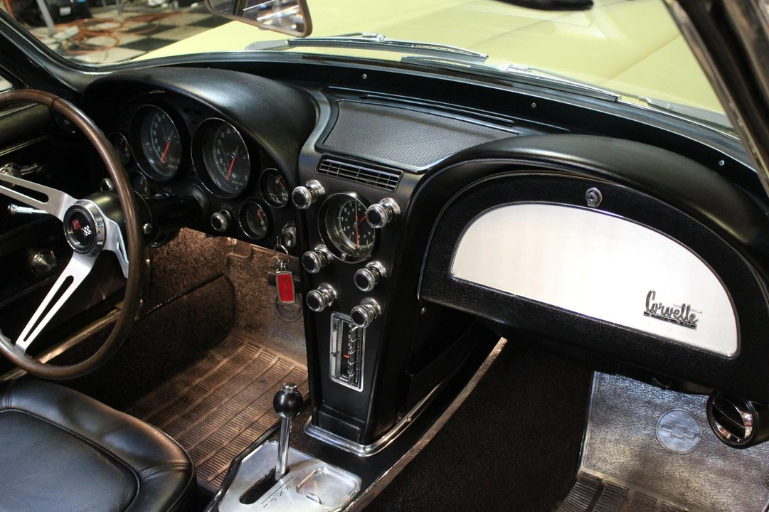 1967 Chevrolet Corvette C2 - Image 24 of 31