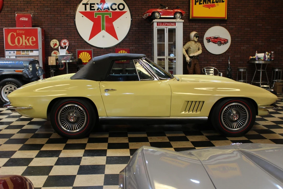 1967 Chevrolet Corvette C2 - Image 14 of 31