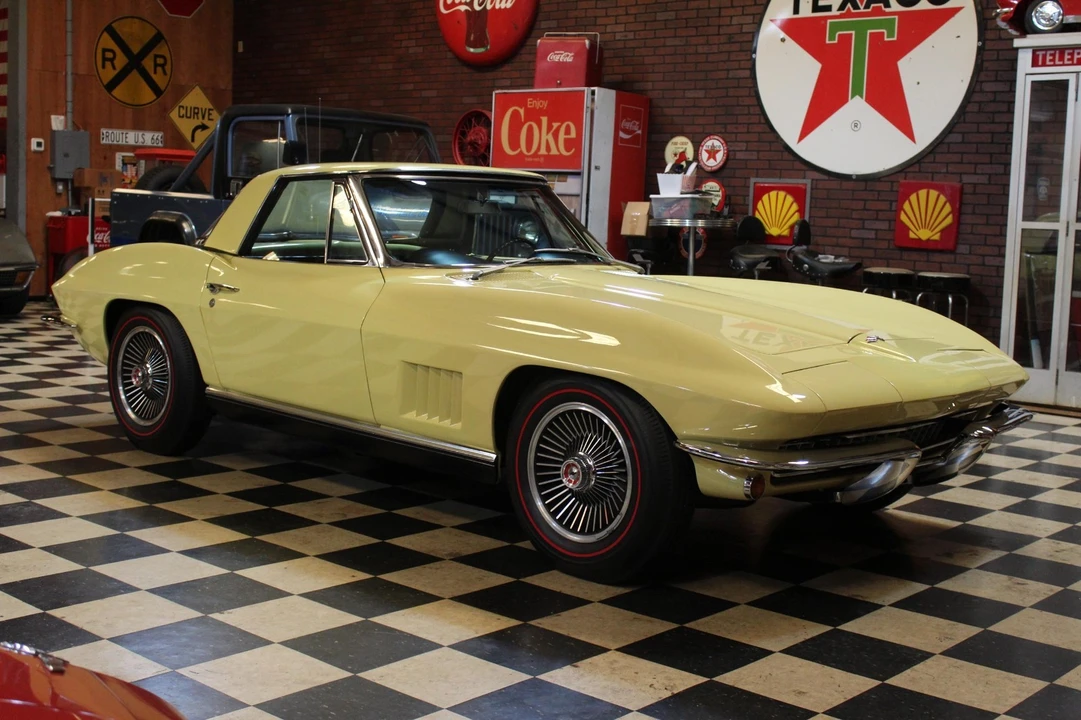 1967 Chevrolet Corvette C2 - Image 15 of 31