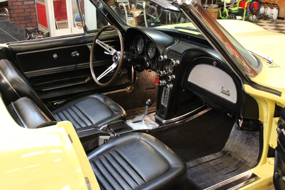 1967 Chevrolet Corvette C2 - Image 22 of 31