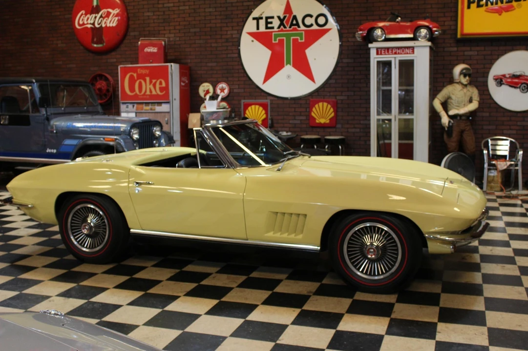 1967 Chevrolet Corvette C2 - Image 8 of 31