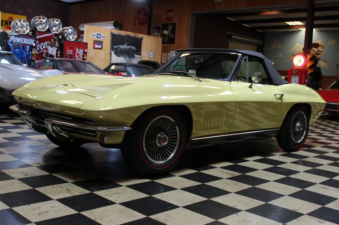 1967 Chevrolet Corvette C2 - Image 10 of 31