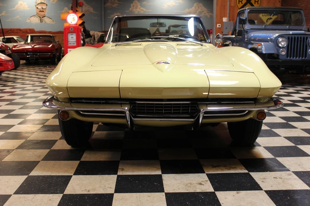 1967 Chevrolet Corvette C2 - Image 2 of 31