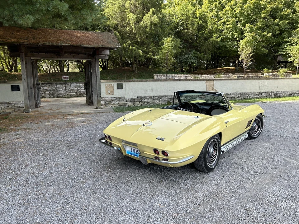 1967 Chevrolet Corvette C2 - Image 19 of 31