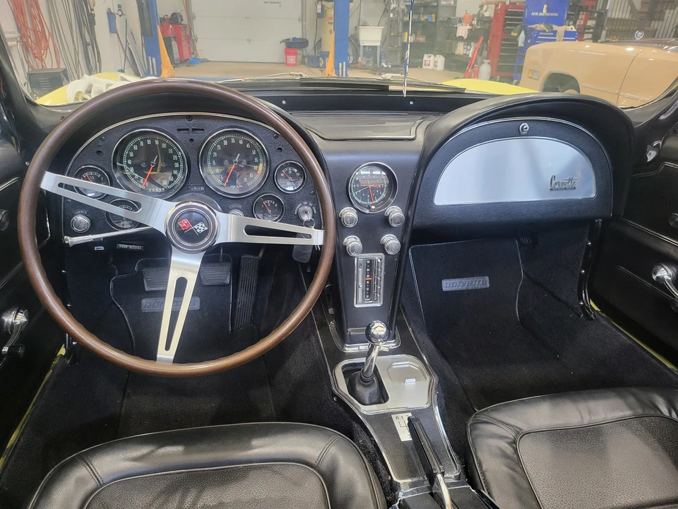 1967 Chevrolet Corvette C2 - Image 24 of 31