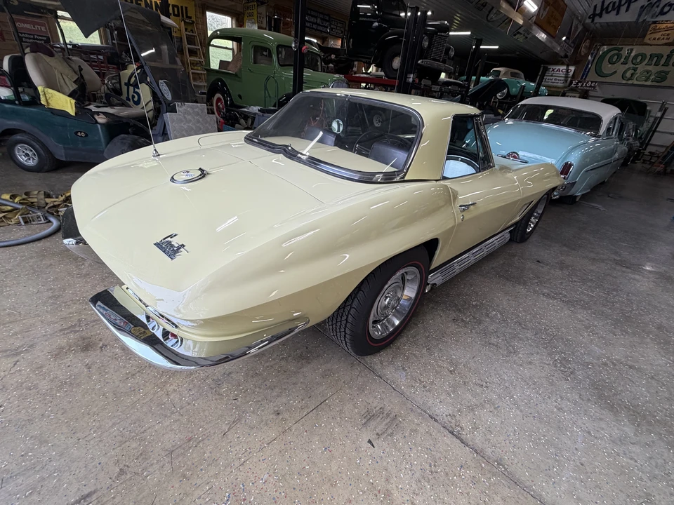 1967 Chevrolet Corvette C2 - Image 10 of 31
