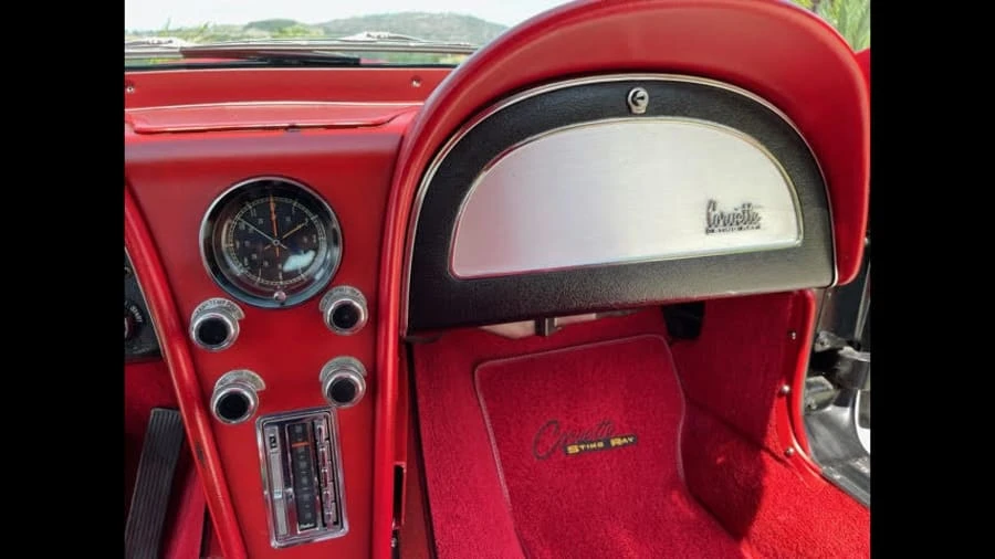 1967 Chevrolet Corvette C2 - Image 24 of 31