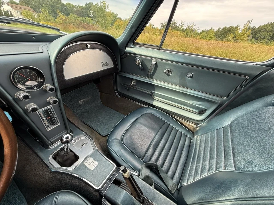 1967 Chevrolet Corvette C2 - Image 28 of 31