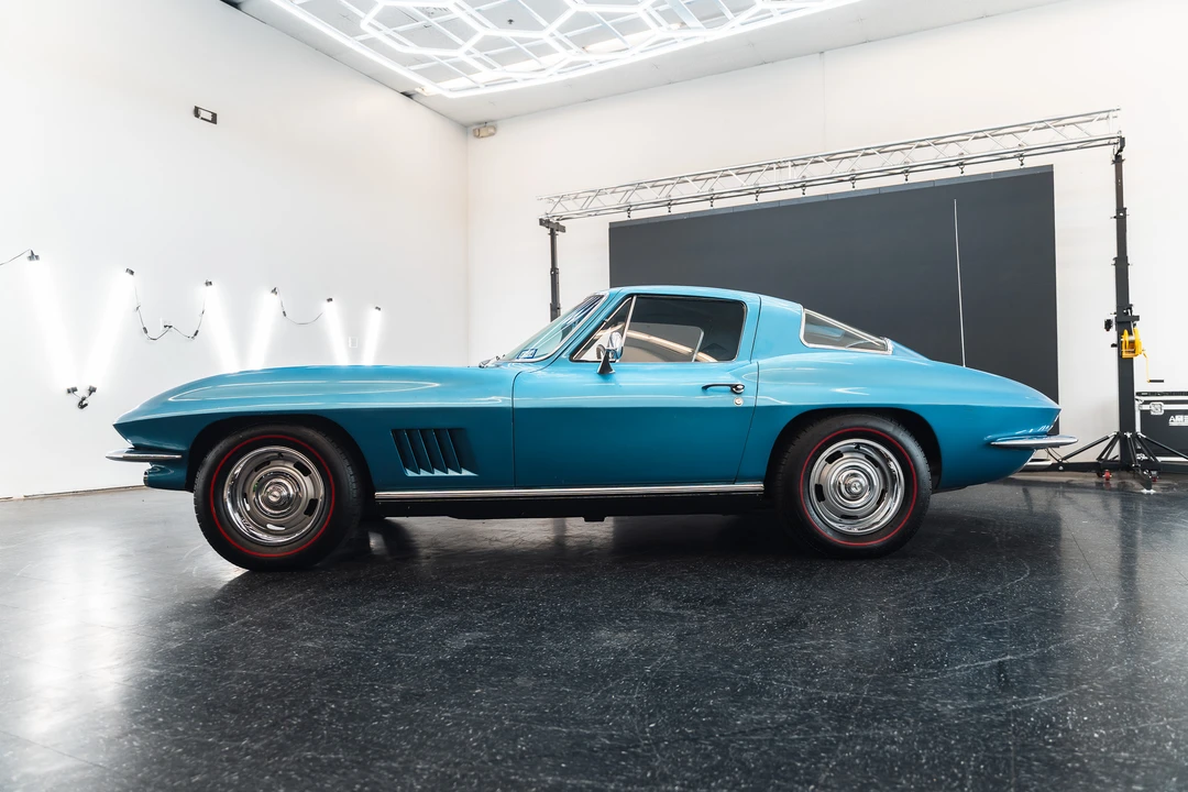 1967 Chevrolet Corvette C2 - Image 11 of 31