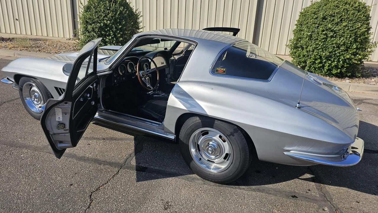 1967 Chevrolet Corvette C2 - Image 18 of 31