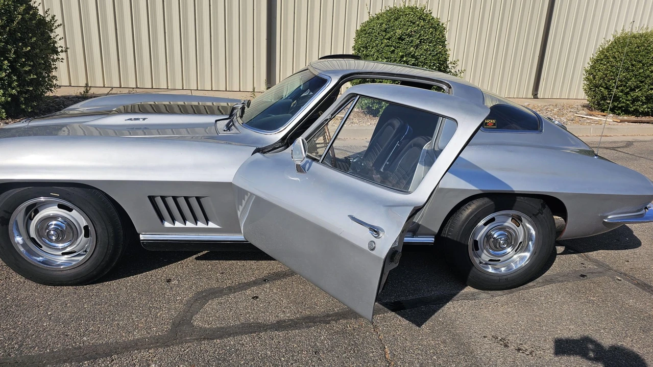 1967 Chevrolet Corvette C2 - Image 17 of 31