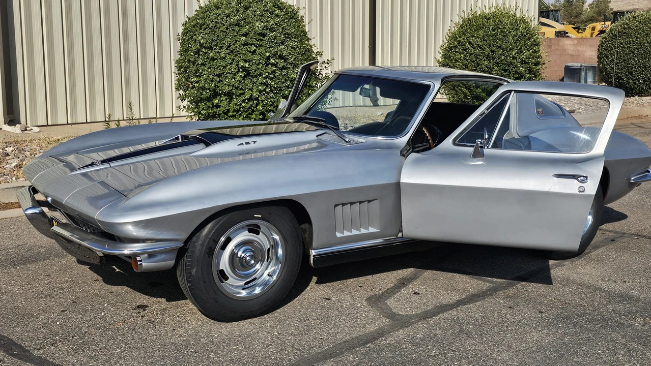 1967 Chevrolet Corvette C2 - Image 14 of 31