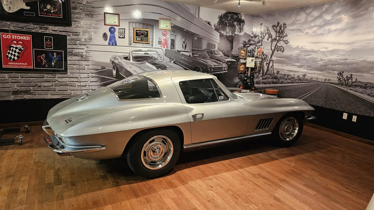 1967 Chevrolet Corvette C2 - Image 28 of 31
