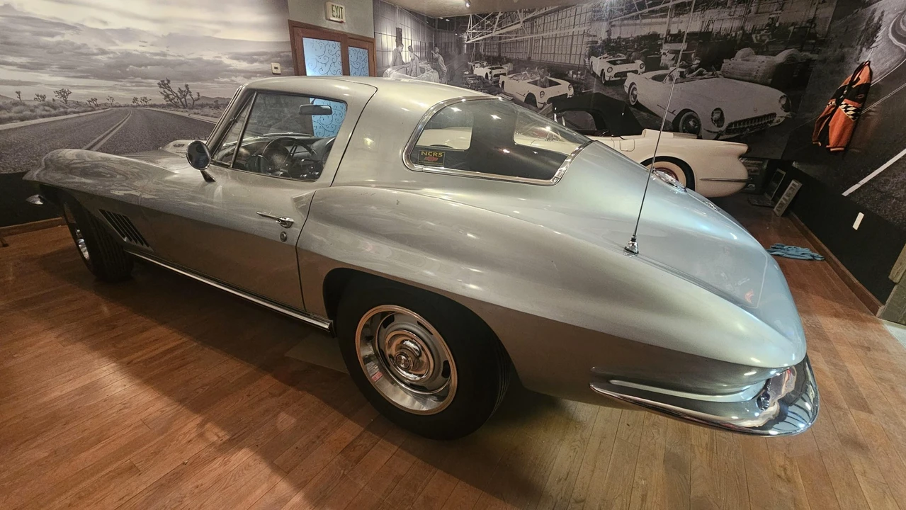 1967 Chevrolet Corvette C2 - Image 24 of 31