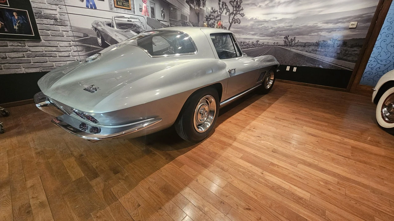 1967 Chevrolet Corvette C2 - Image 27 of 31