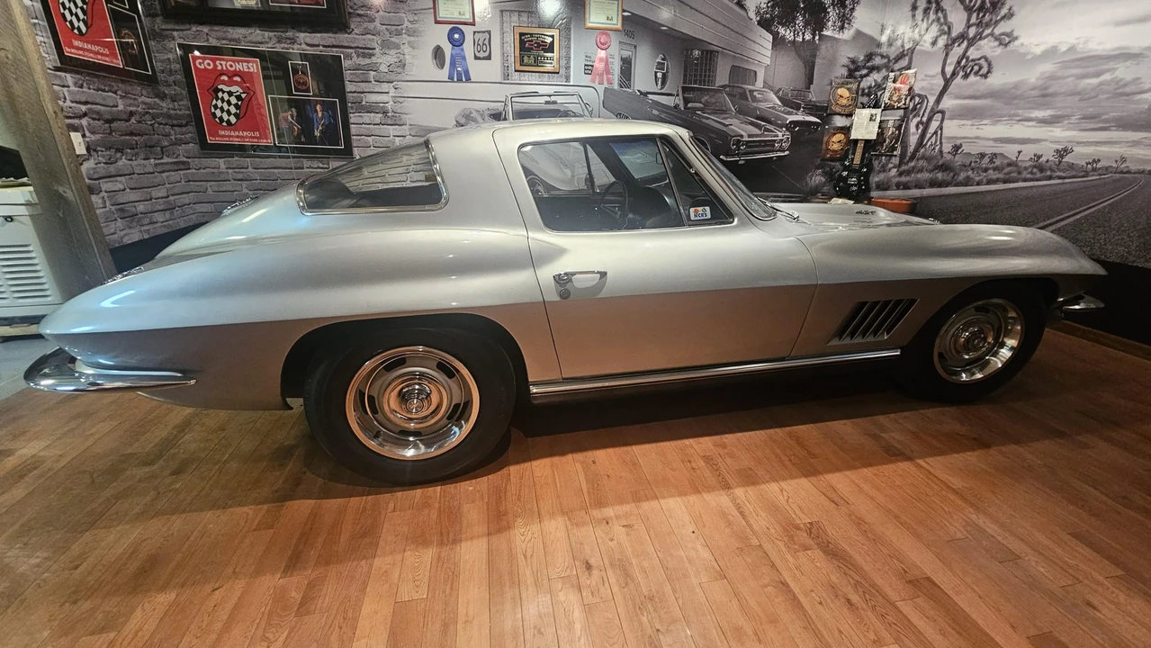 1967 Chevrolet Corvette C2 - Image 30 of 31