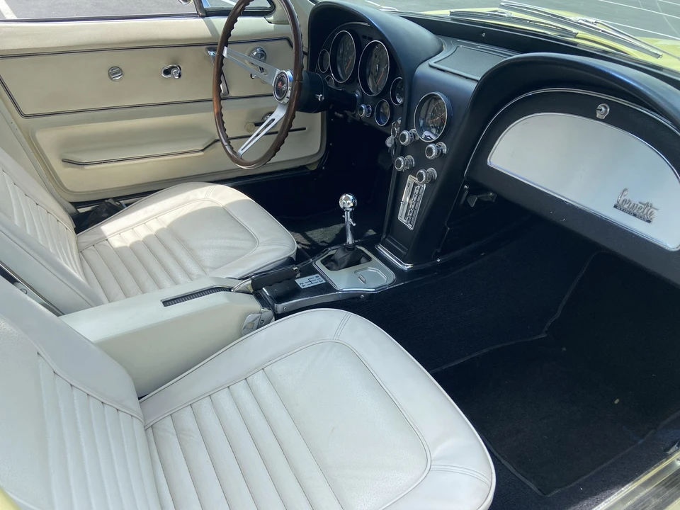 1967 Chevrolet Corvette C2 - Image 28 of 31