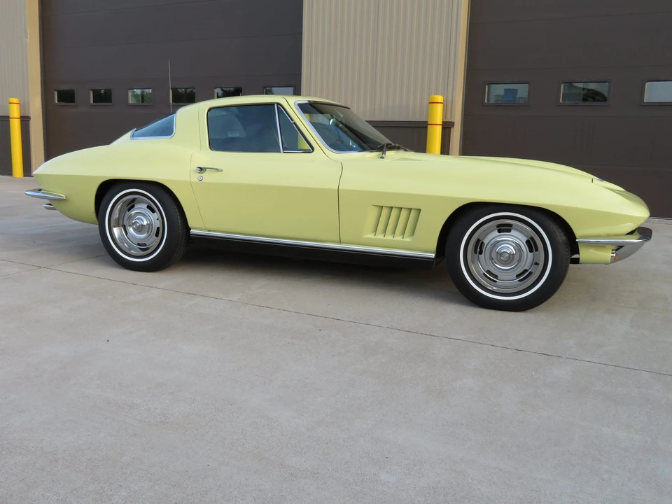 1967 Chevrolet Corvette C2 - Image 11 of 31