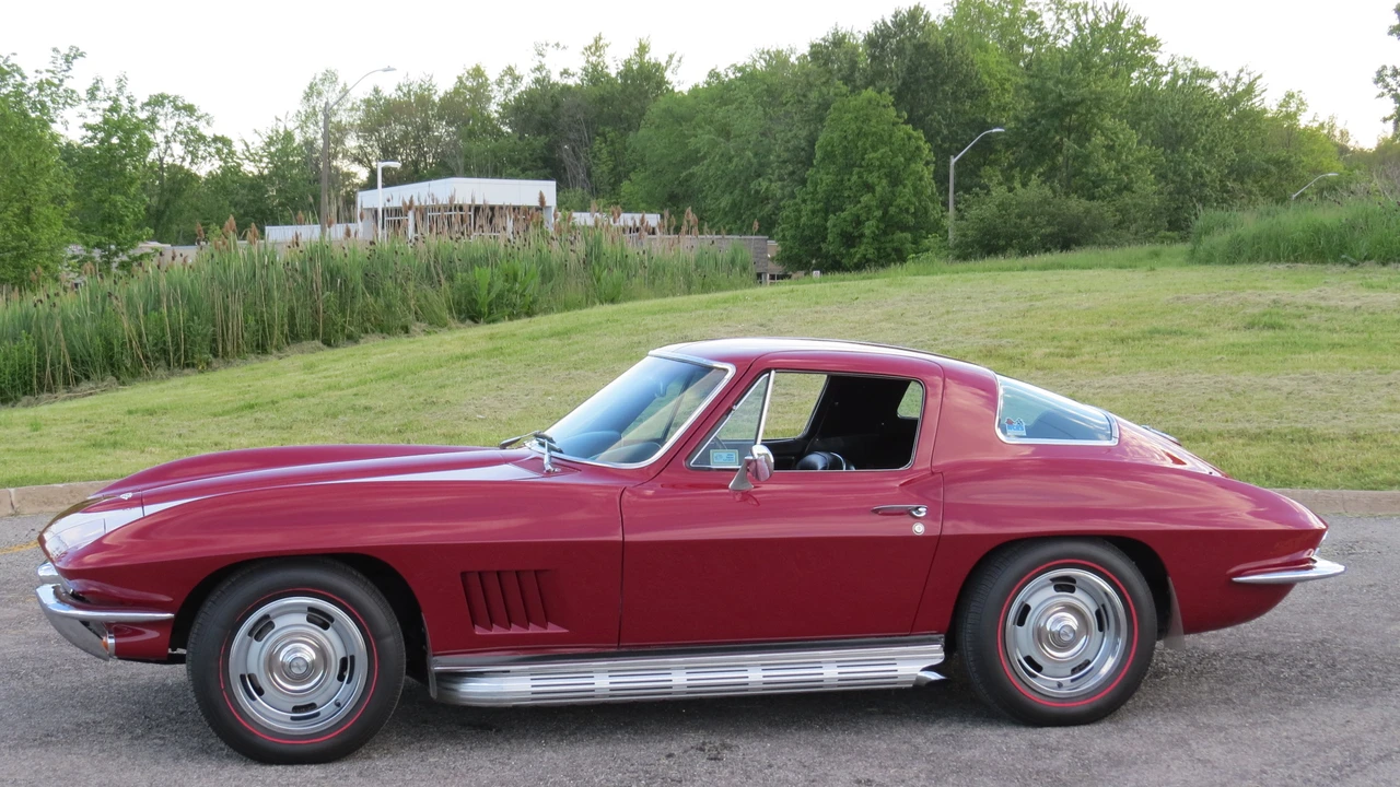 1967 Chevrolet Corvette C2 - Image 13 of 31