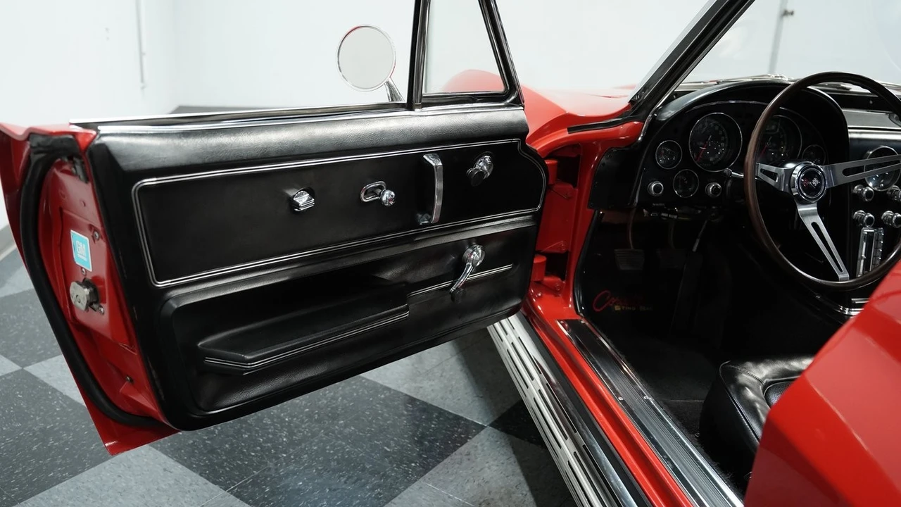 1967 Chevrolet Corvette C2 - Image 30 of 31