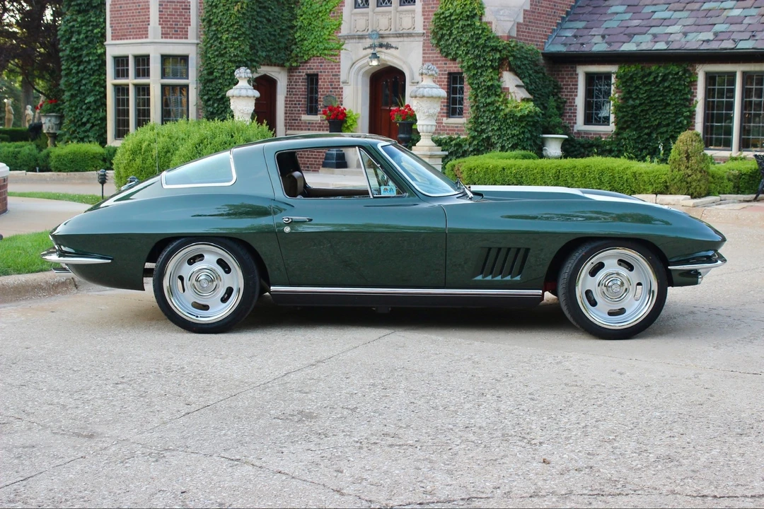 1967 Chevrolet Corvette C2 - Image 4 of 31
